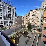 Apartmán Modern Oasis On The Sea Garden - 2 Bedroom Varna