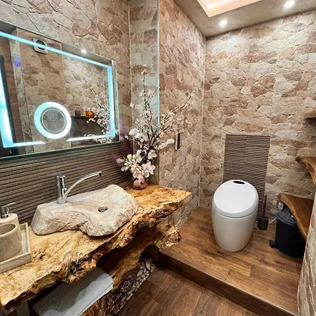 アパート Modern Oasis On The Sea Garden - 2 Bedroom
